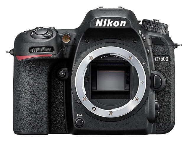 【品】Nikon D7500＋Nikonレンズ　他備品