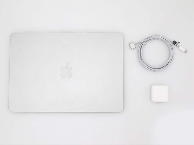 MacBook Air MRYP3J/AiM3`bv/15.3C`jVo[ ti