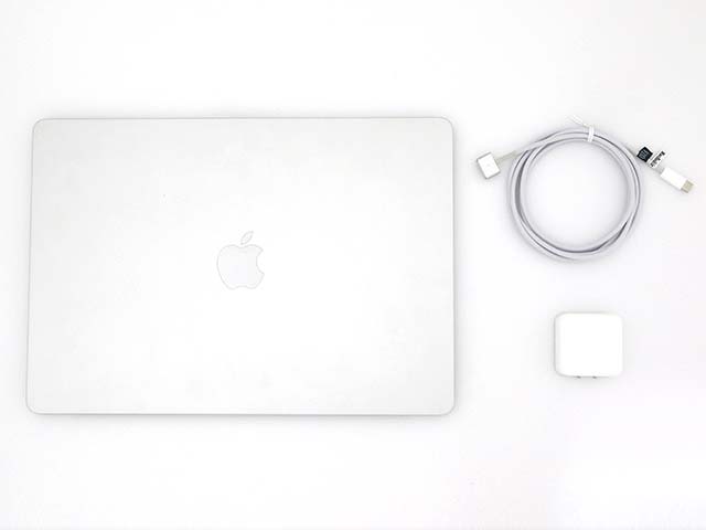 MacBook Air MW1G3J/AiM4`bv/15.3C`jVo[ ti