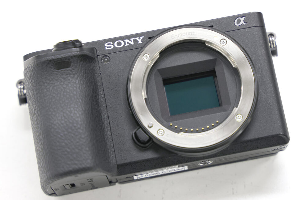 これはフルサイズ、それともAPS-C対応？ メーカー別マウントレンズの