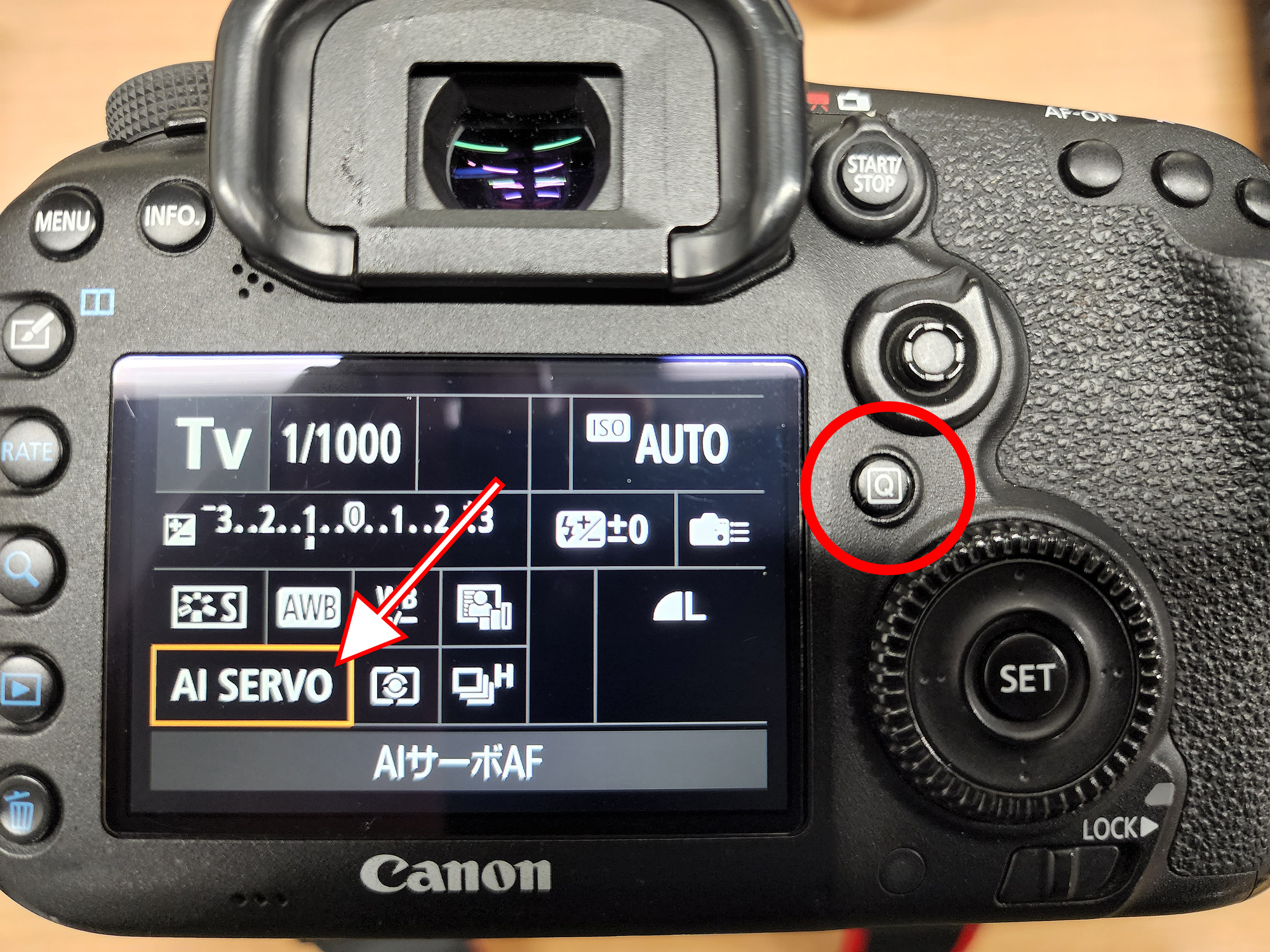 Canon 8000D 望遠レンズ☆スマホ転送機能付☆スポーツ撮影最適一眼レフ Canonの「8000D」なら、カメラとスマートフォン間の画像転送も