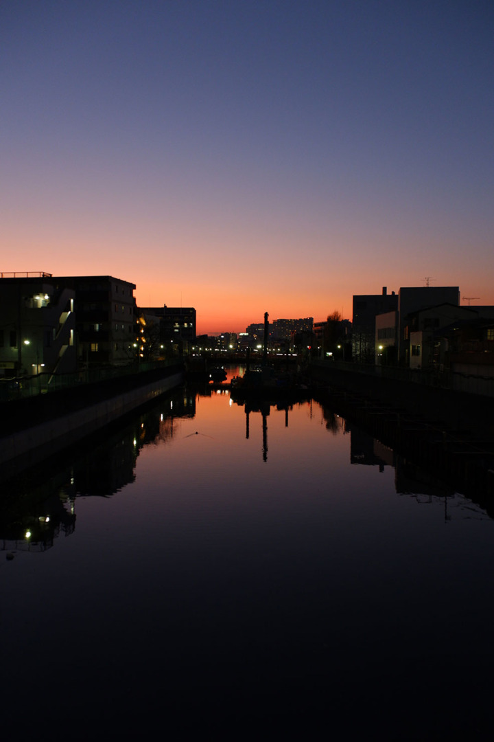 18-300mm F/3.5-6.3 Di III-A VC VXDで撮影した作例　夕焼け・川18mm