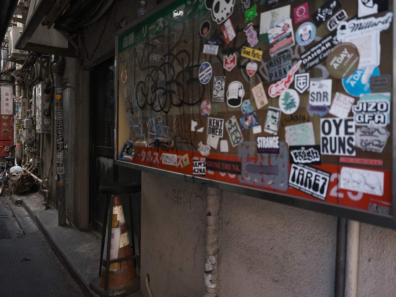 F4�@SS1/125�@ISO400�@ETERNA�@4:3